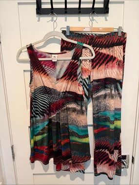 Beautiful basically new Natori pajama set